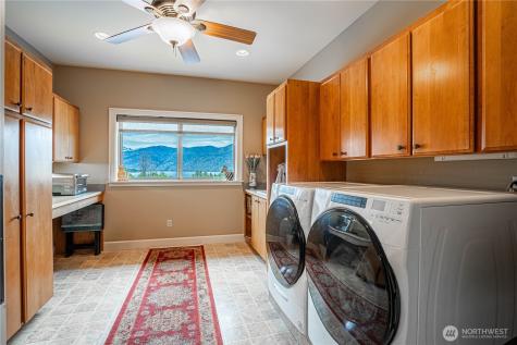 720 Loop Avenue Manson WA 98831