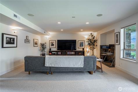 720 Loop Avenue Manson WA 98831