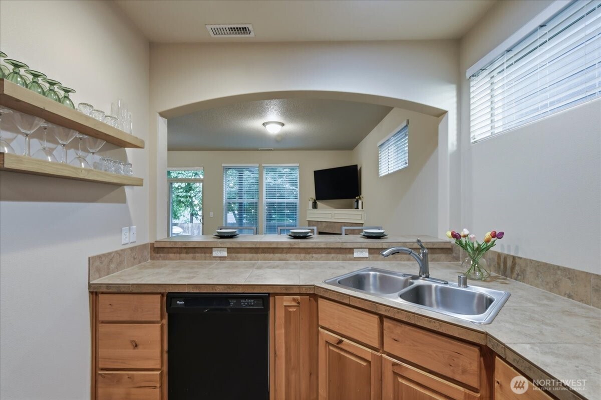 7405 NW 1st Place Vancouver WA 98665
