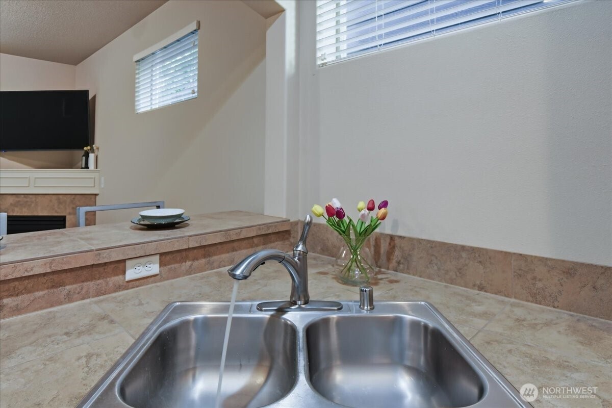 7405 NW 1st Place Vancouver WA 98665