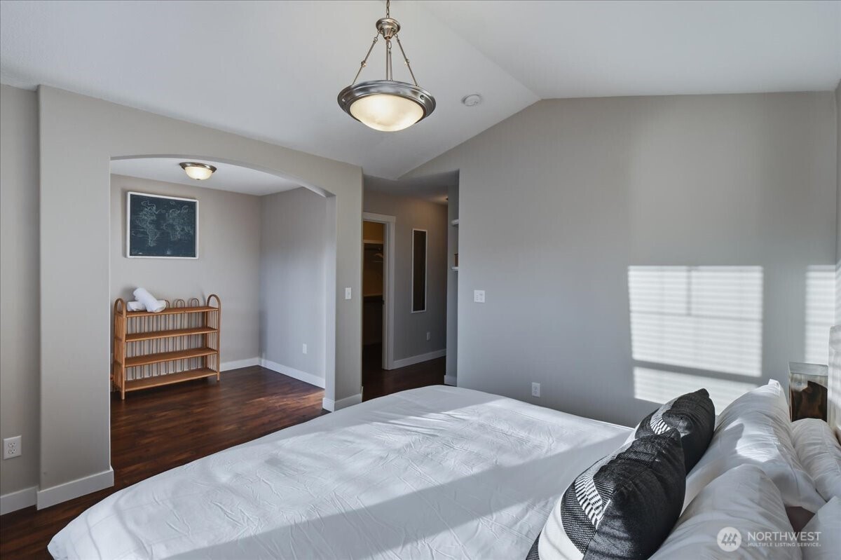 7405 NW 1st Place Vancouver WA 98665
