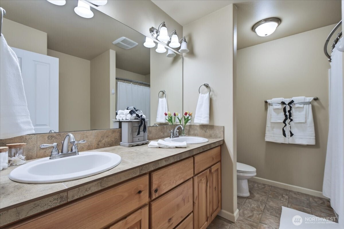 7405 NW 1st Place Vancouver WA 98665