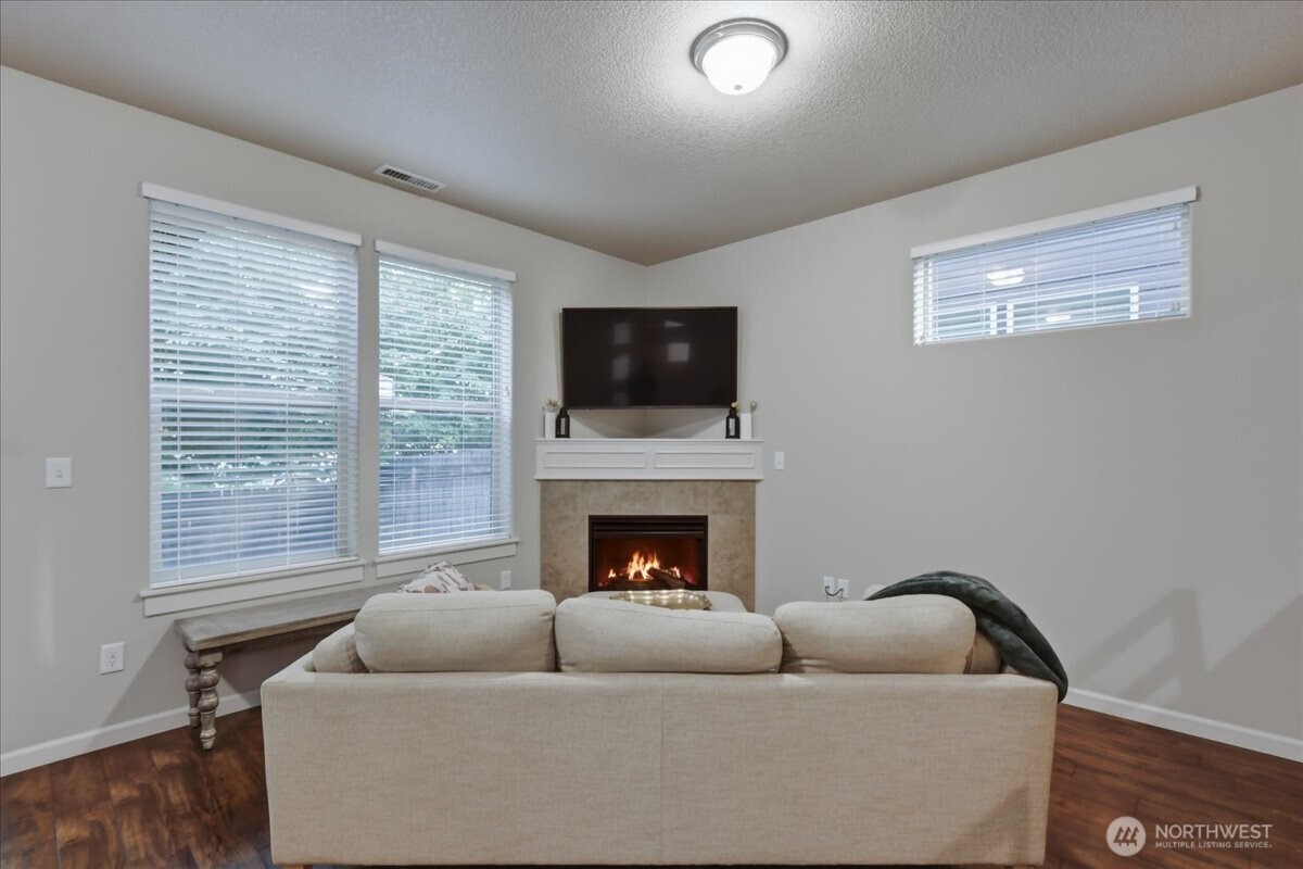 7405 NW 1st Place Vancouver WA 98665