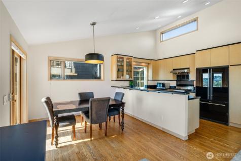 4014 32nd Avenue SW Seattle WA 98126