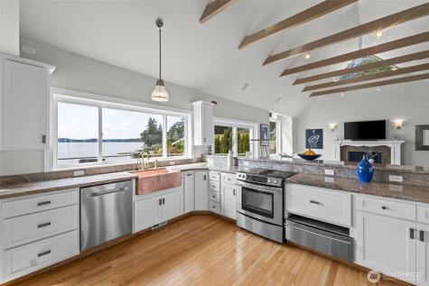 11211 194th Avenue NW Gig Harbor WA 98329