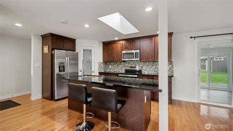 2200 NE 12th Renton WA 98056