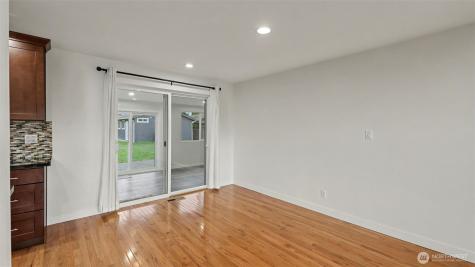 2200 NE 12th Renton WA 98056