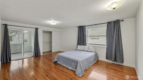 2200 NE 12th Renton WA 98056