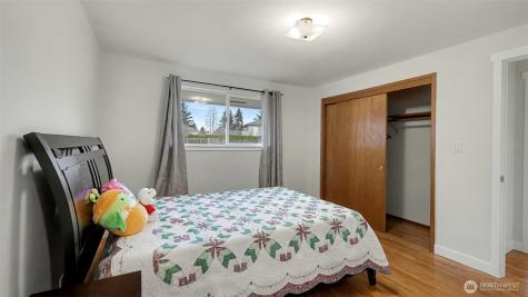 2200 NE 12th Renton WA 98056