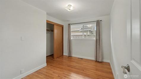 2200 NE 12th Renton WA 98056