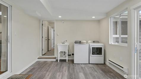 2200 NE 12th Renton WA 98056