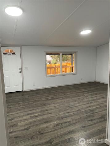827 West Valley Highway Kent WA 98032