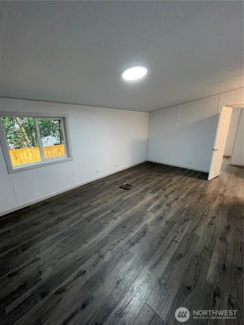 827 West Valley Highway Kent WA 98032