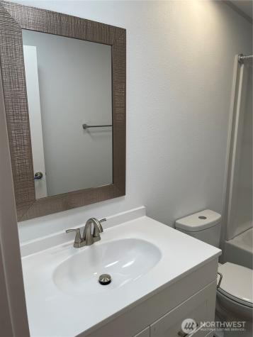 827 West Valley Highway Kent WA 98032