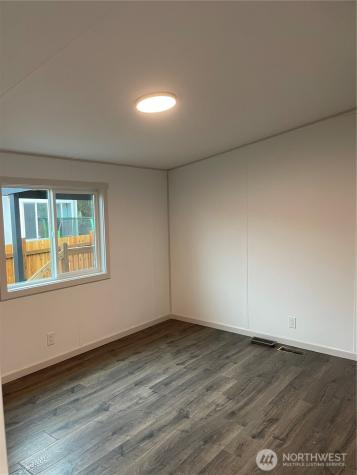 827 West Valley Highway Kent WA 98032