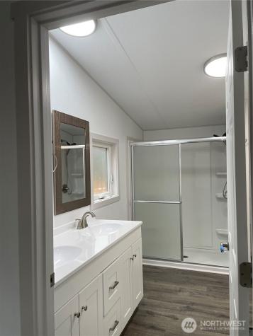 827 West Valley Highway Kent WA 98032
