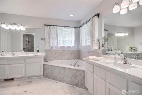 4 148 Place SW Lynnwood WA 98087