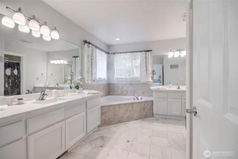 4 148 Place SW Lynnwood WA 98087