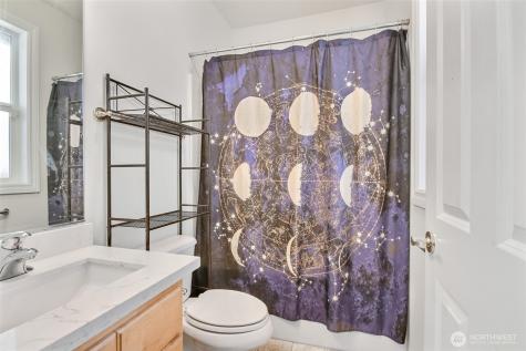 4 148 Place SW Lynnwood WA 98087