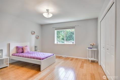 4 148 Place SW Lynnwood WA 98087