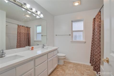 4 148 Place SW Lynnwood WA 98087