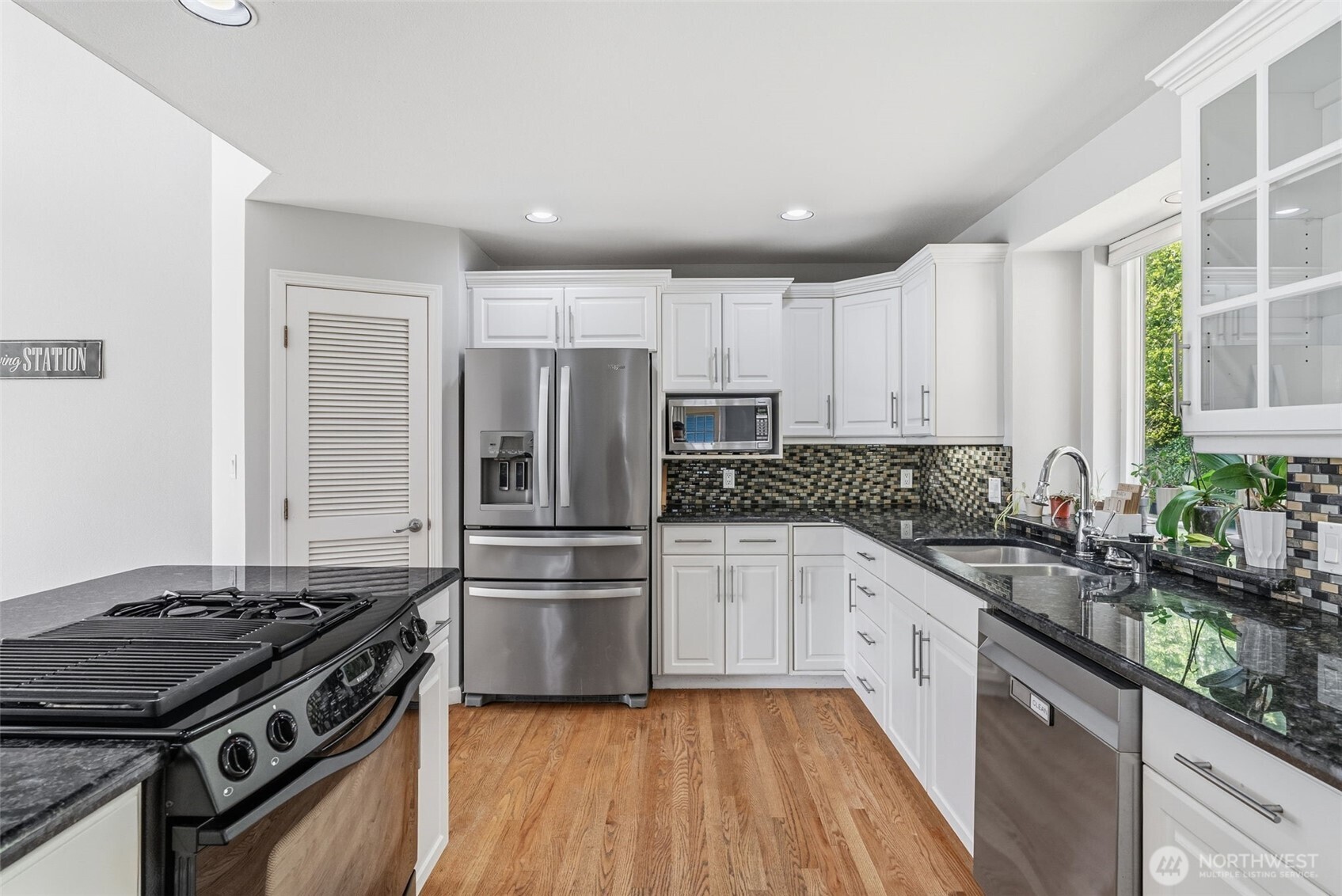 16 Little Cape Horn Road Cathlamet WA 98612