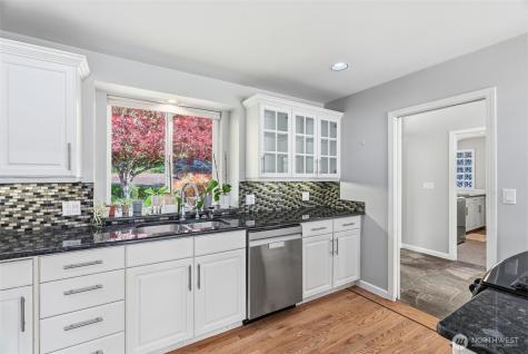 16 Little Cape Horn Road Cathlamet WA 98612