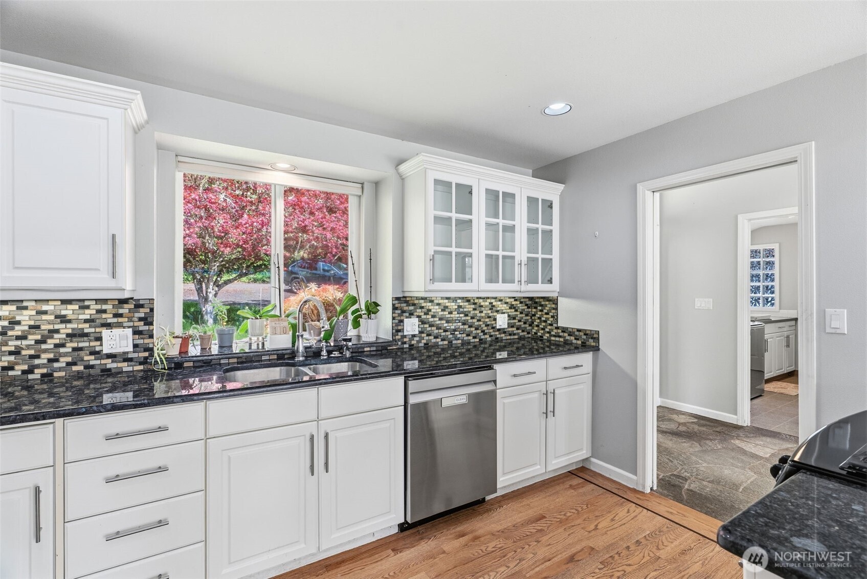 16 Little Cape Horn Road Cathlamet WA 98612