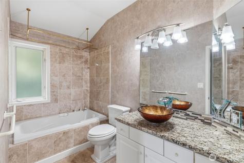 16 Little Cape Horn Road Cathlamet WA 98612