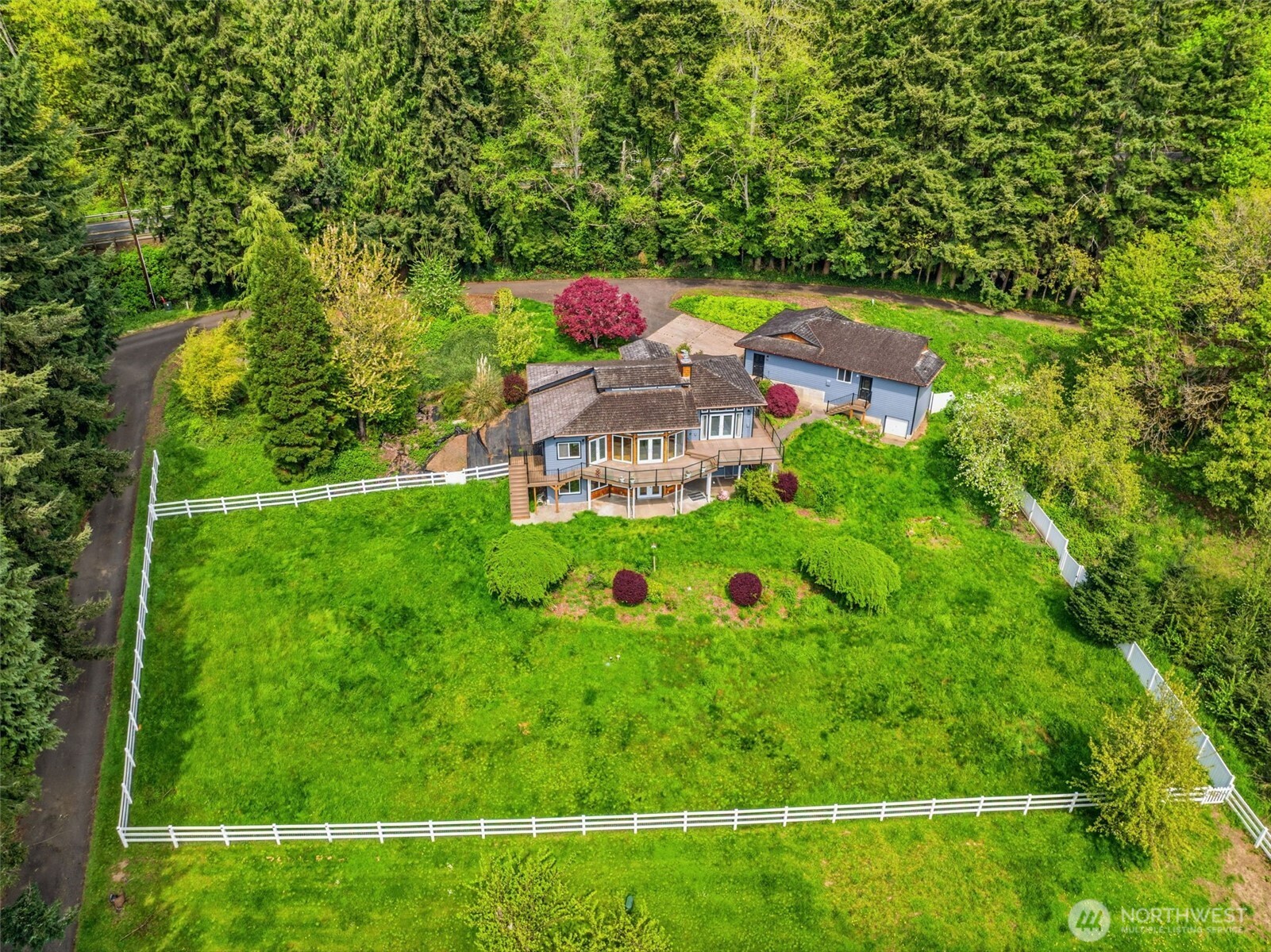 16 Little Cape Horn Road Cathlamet WA 98612