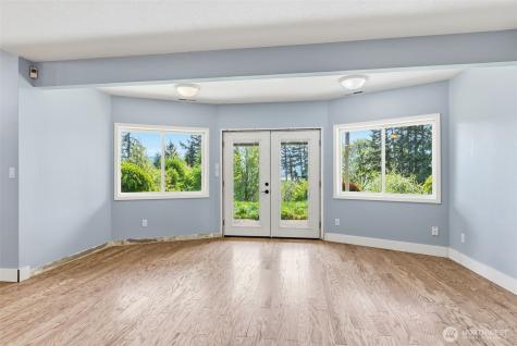 16 Little Cape Horn Road Cathlamet WA 98612