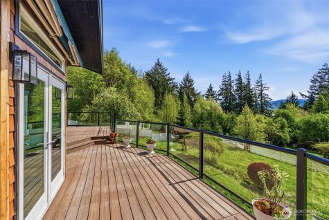 16 Little Cape Horn Road Cathlamet WA 98612