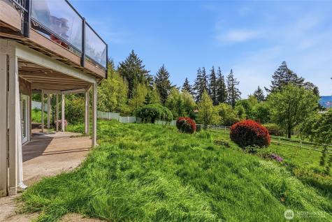 16 Little Cape Horn Road Cathlamet WA 98612