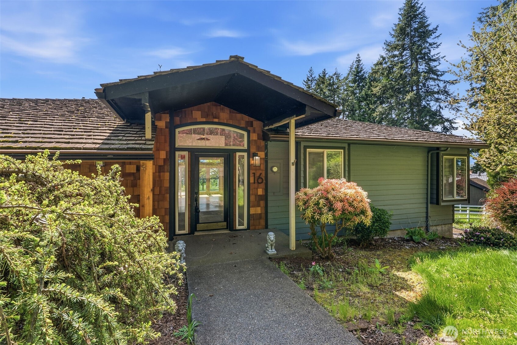 16 Little Cape Horn Road Cathlamet WA 98612