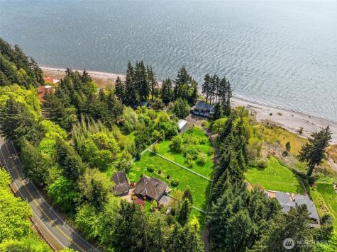 16 Little Cape Horn Road Cathlamet WA 98612