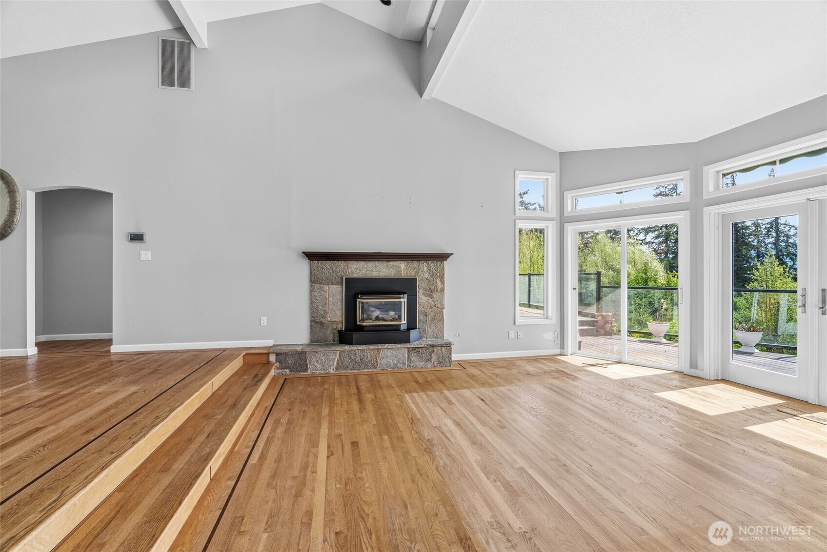 16 Little Cape Horn Road Cathlamet WA 98612