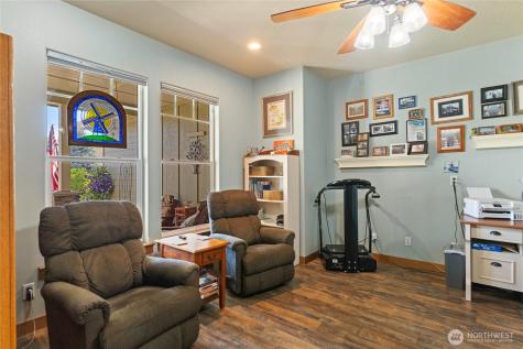 19 Cobb Court Malaga WA 98828