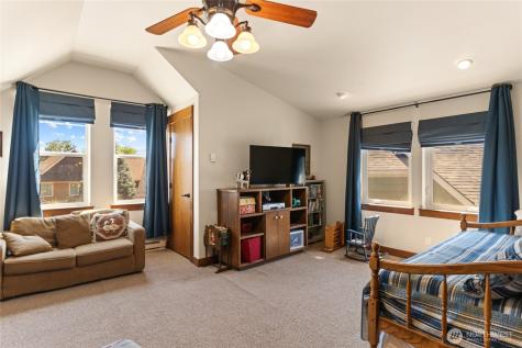 19 Cobb Court Malaga WA 98828
