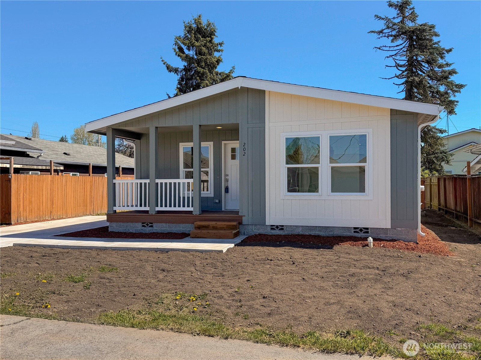 202 S 9th Avenue Kelso WA 98626