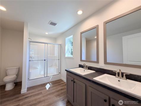 202 S 9th Avenue Kelso WA 98626