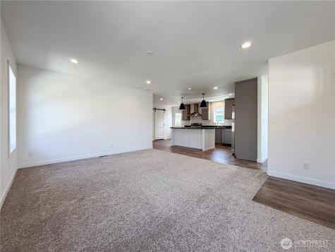 202 S 9th Avenue Kelso WA 98626