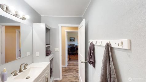 79 Duck Lake Road Omak WA 98841