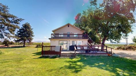 79 Duck Lake Road Omak WA 98841