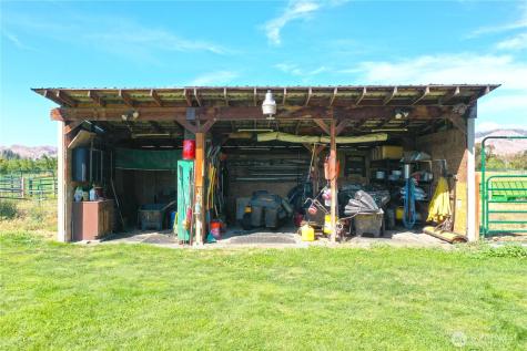 79 Duck Lake Road Omak WA 98841