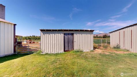 79 Duck Lake Road Omak WA 98841
