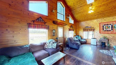79 Duck Lake Road Omak WA 98841