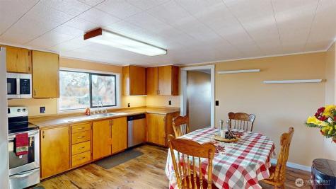 79 Duck Lake Road Omak WA 98841