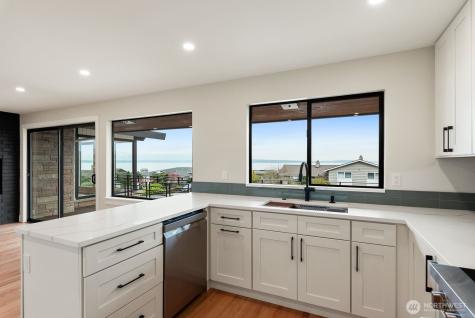 2425 NW Blue Ridge Drive Seattle WA 98177