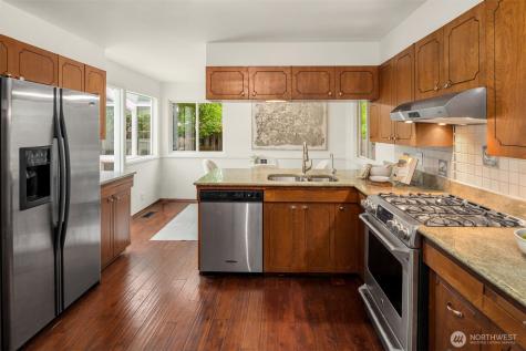 12535 SE 15th Street Bellevue WA 98005