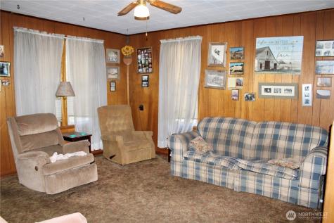 640 Highland Loop Road Kettle Falls WA 99141